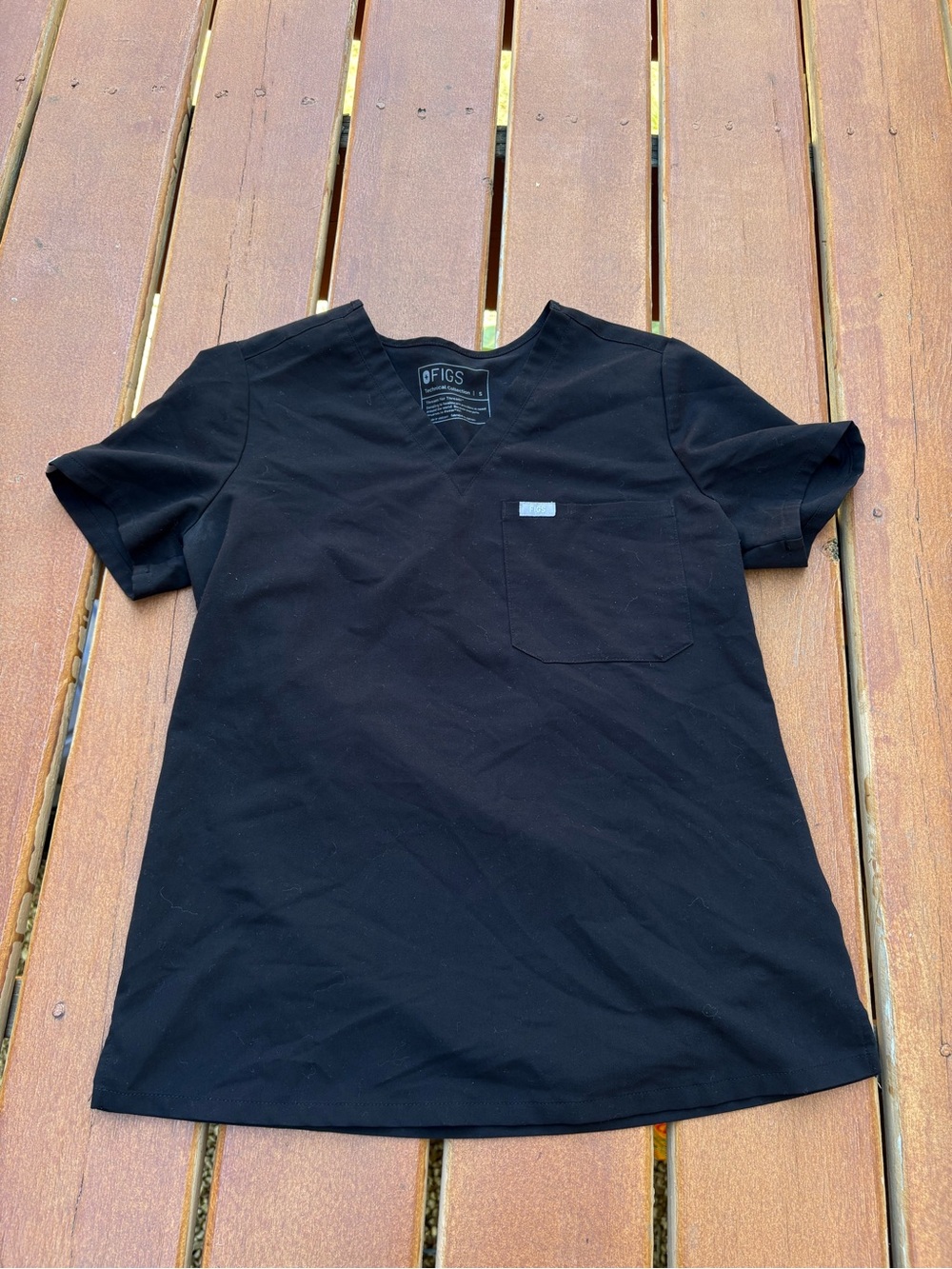 FIGS Women’s Black V-Neck Short Sleeve Scrub Top Small